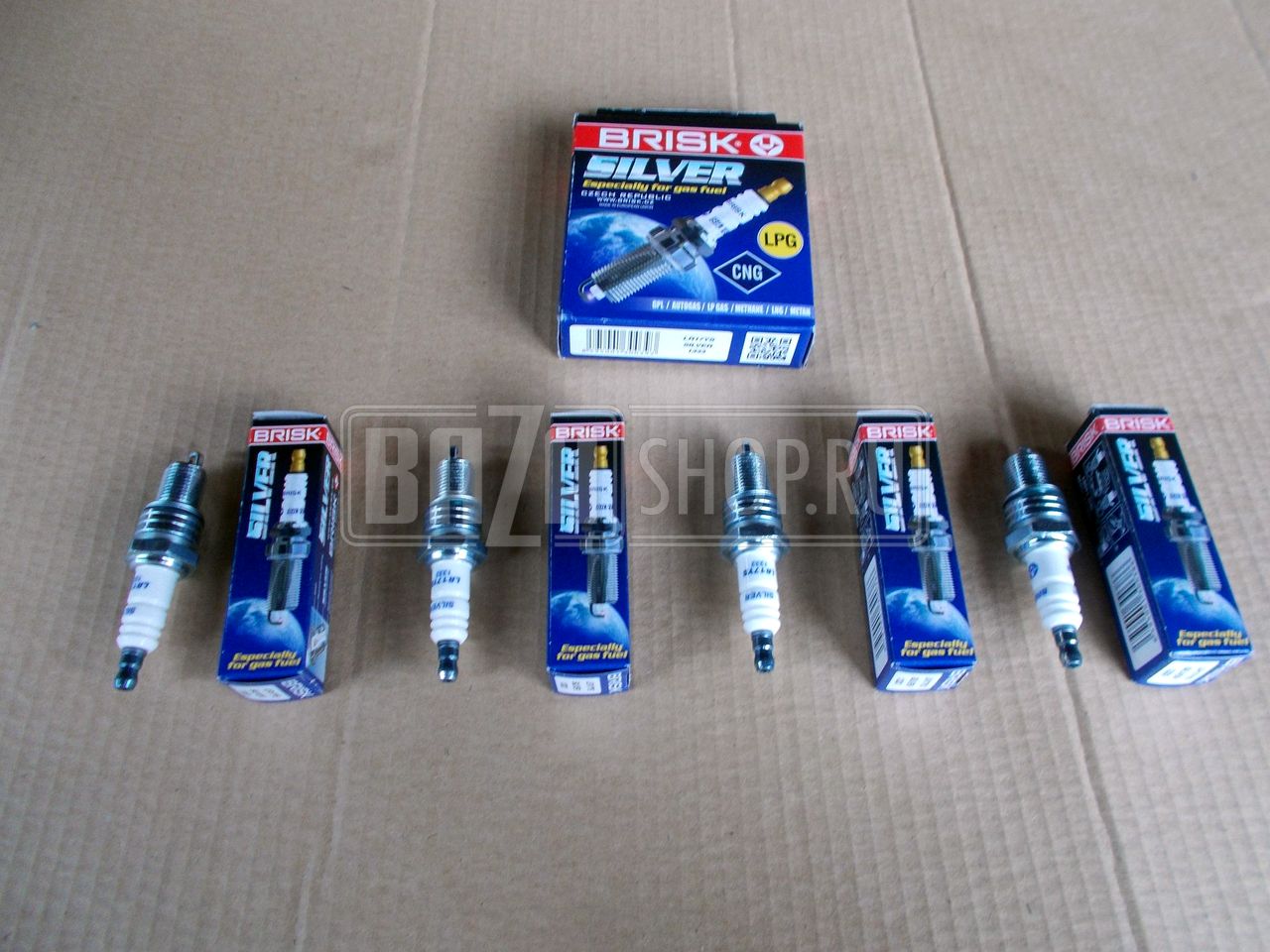 Свеча Brisk SILVER ГАЗ дв.4052, 4062, 4063, УАЗ дв.ЗМЗ 409 (Евро-0/-2, под ГБО) КОМПЛЕКТ 4 ШТ.** / LR17YS